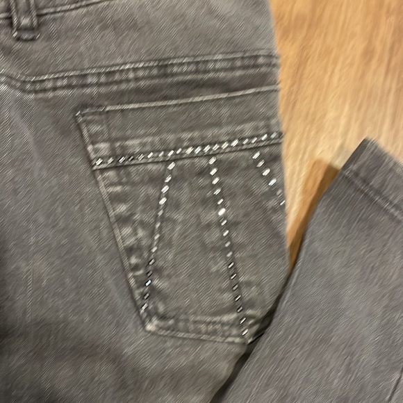 Jones New York Sport Women’s 8 Sequins Stretch Jeans - Picture 3 of 7